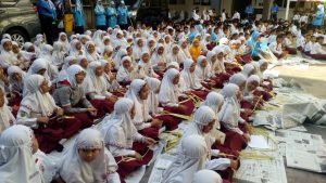 Siswa Rangkai ‘Ketupat Kebangsaan’