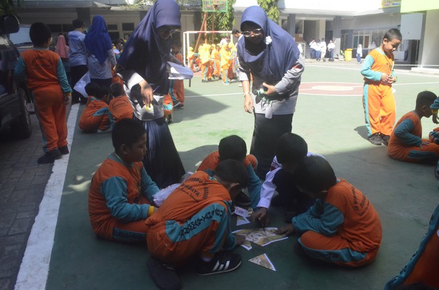 Seru! Permainan Latih Motorik Siswa