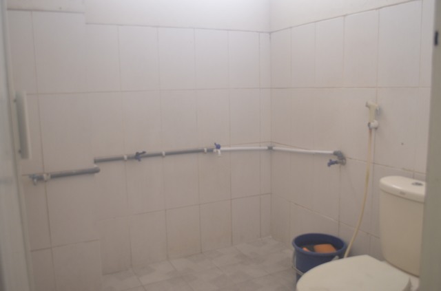 Kamar Mandi Sekolah Bersih