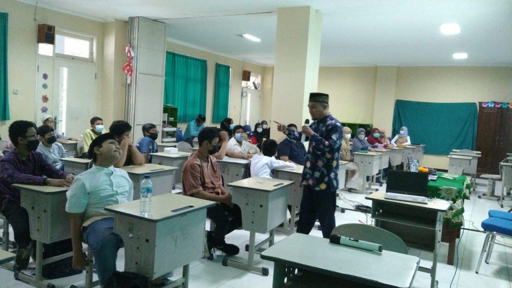 Qur'anic Camp Kelas 6 SD Muhammadiyah 6 Surabaya