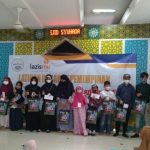 Direktor Lazismu-Kid’s SD Musix mengumumkan anggota kepengrusannya (Basirun/PWMU.CO)