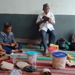 KH Drs Musyafa’ saat memberikan tausiah Halalbihalal Guru dan Karyawan SD Musix. Halalbihalal SD Musix Bahas Kekuatan Silaturahmi (Basirun/PWMU.CO