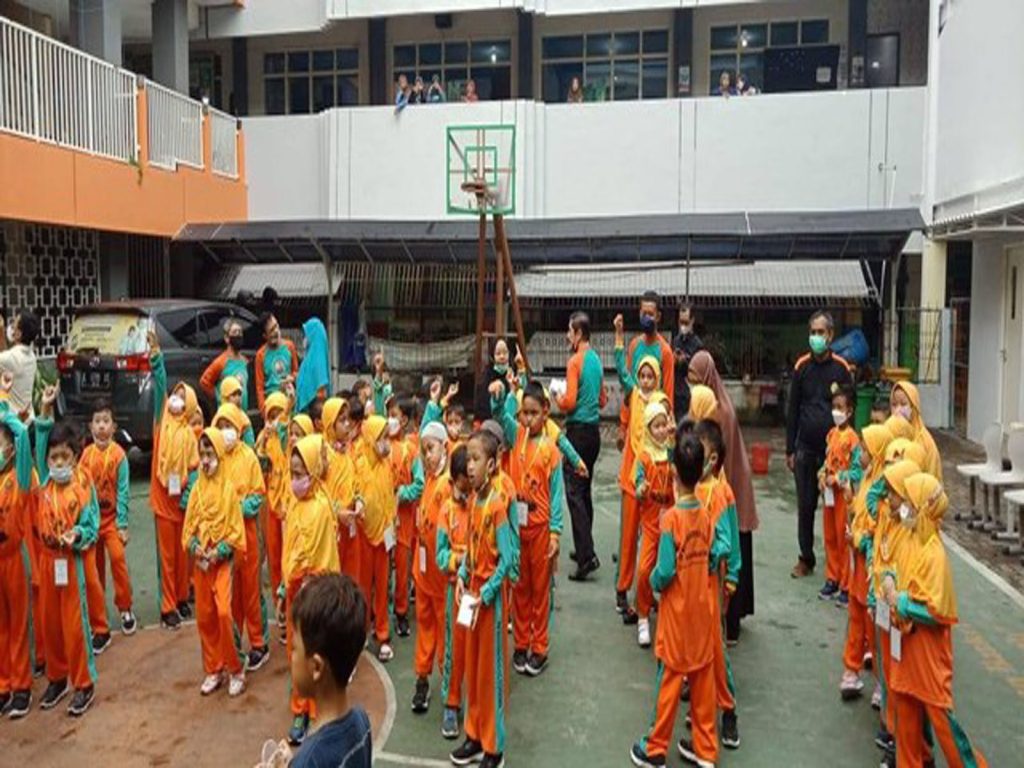 SD Muhammadiyah 6 Surabaya Gelar MOS 'Fun Game'