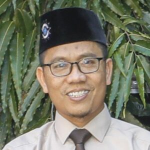 Ust. Munahar, S.H.I., M.Pd.