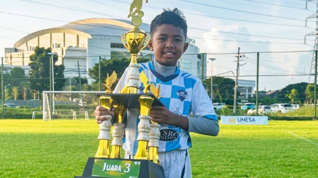 Bangga! Jhonathan Perkuat Farfaza FC Raih Juara Sepak Bola